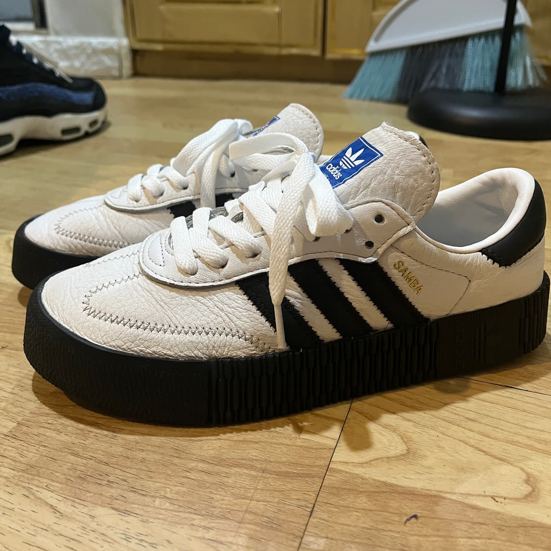 (W235) 아디다스 오리지널 삼바 로즈 화이트 블랙 검 상품이미지1