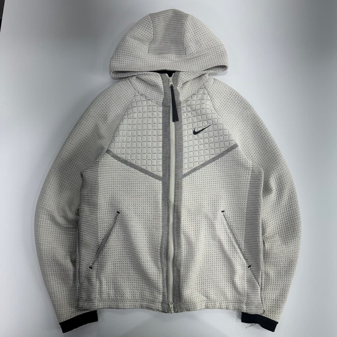 Nike 나이키 화이트 펀칭 디테일 후드집업 상품이미지3