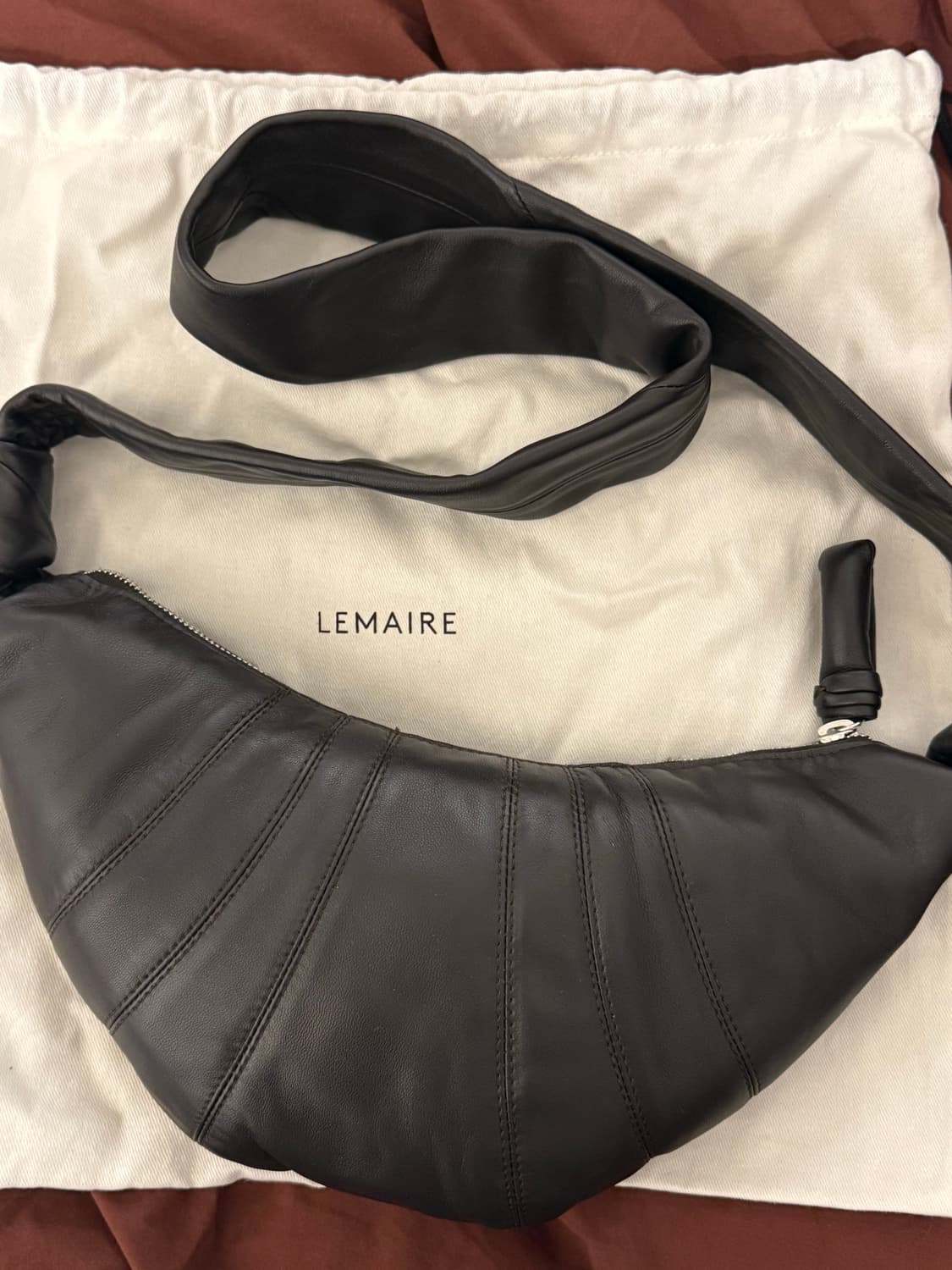 르메르 스몰 크루아상 백 소프트 나파 레더 다크 초콜릿 상품이미지2