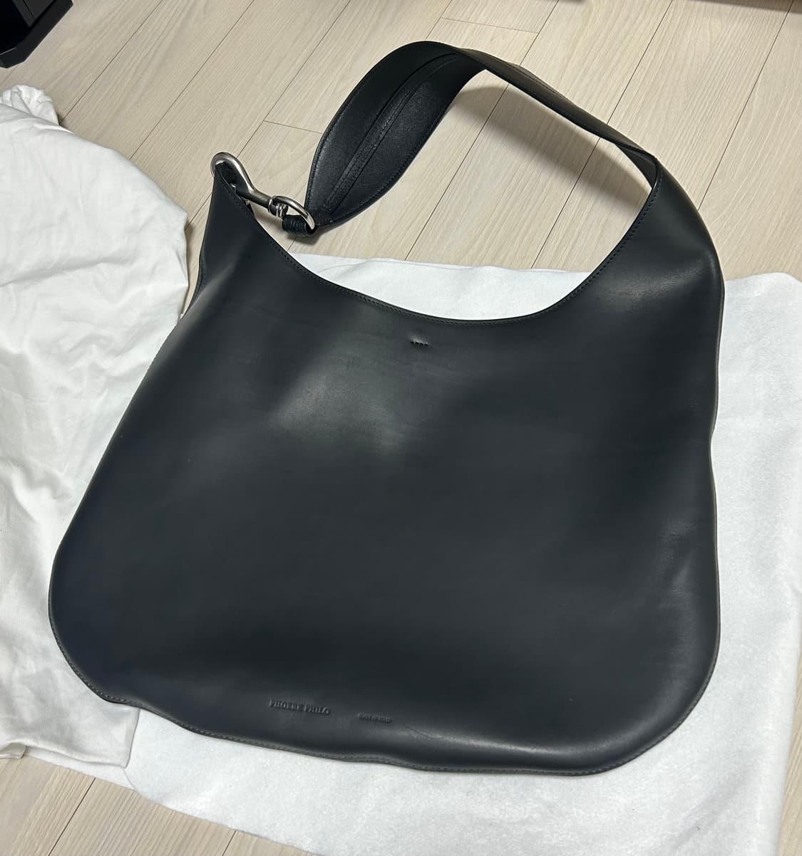 phoebe philo 피비 파일로 빈백 숄더백 상품이미지6