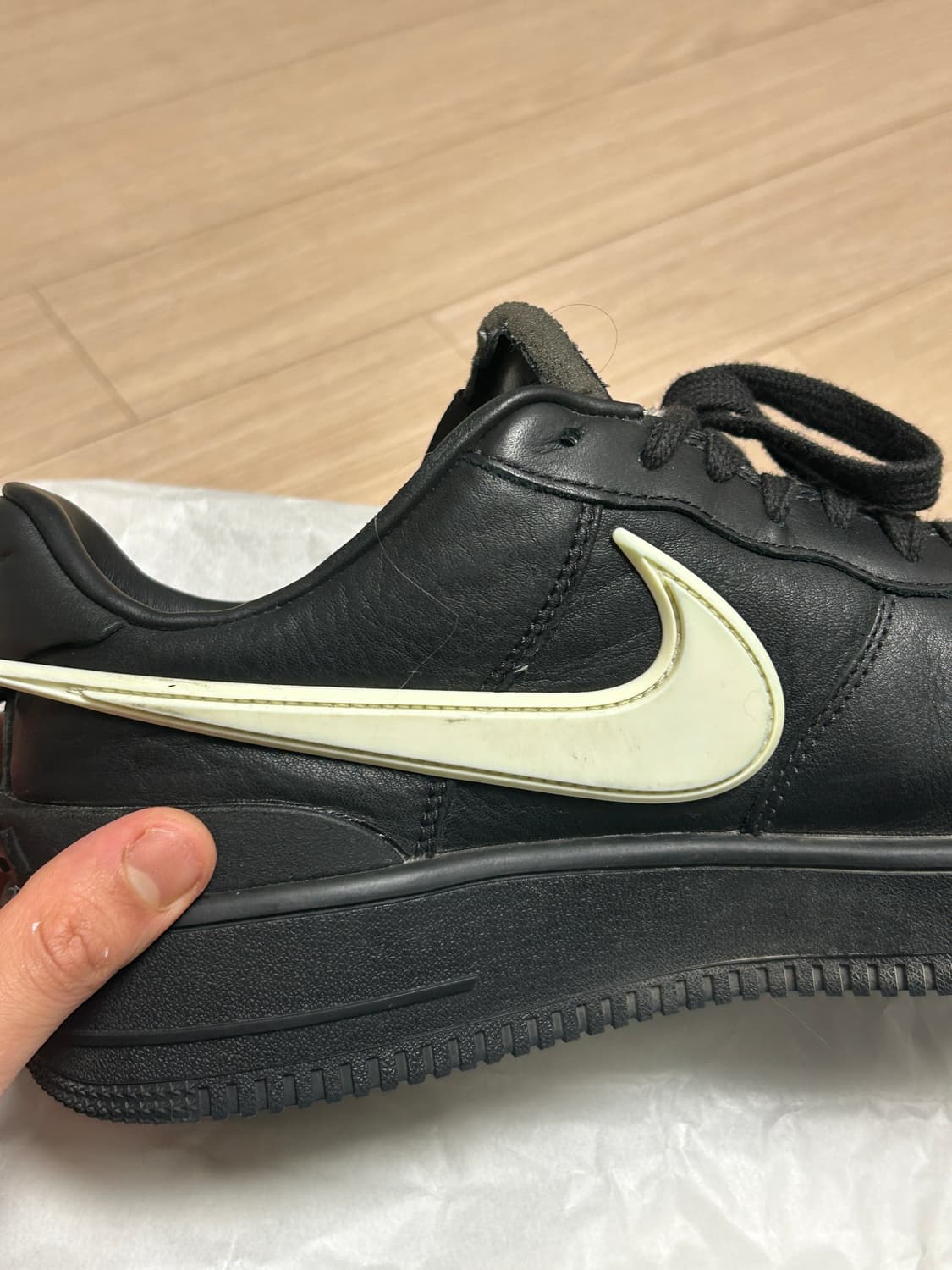 나이키x앰부쉬 에어포스1 블랙 (280mm) 상품이미지4