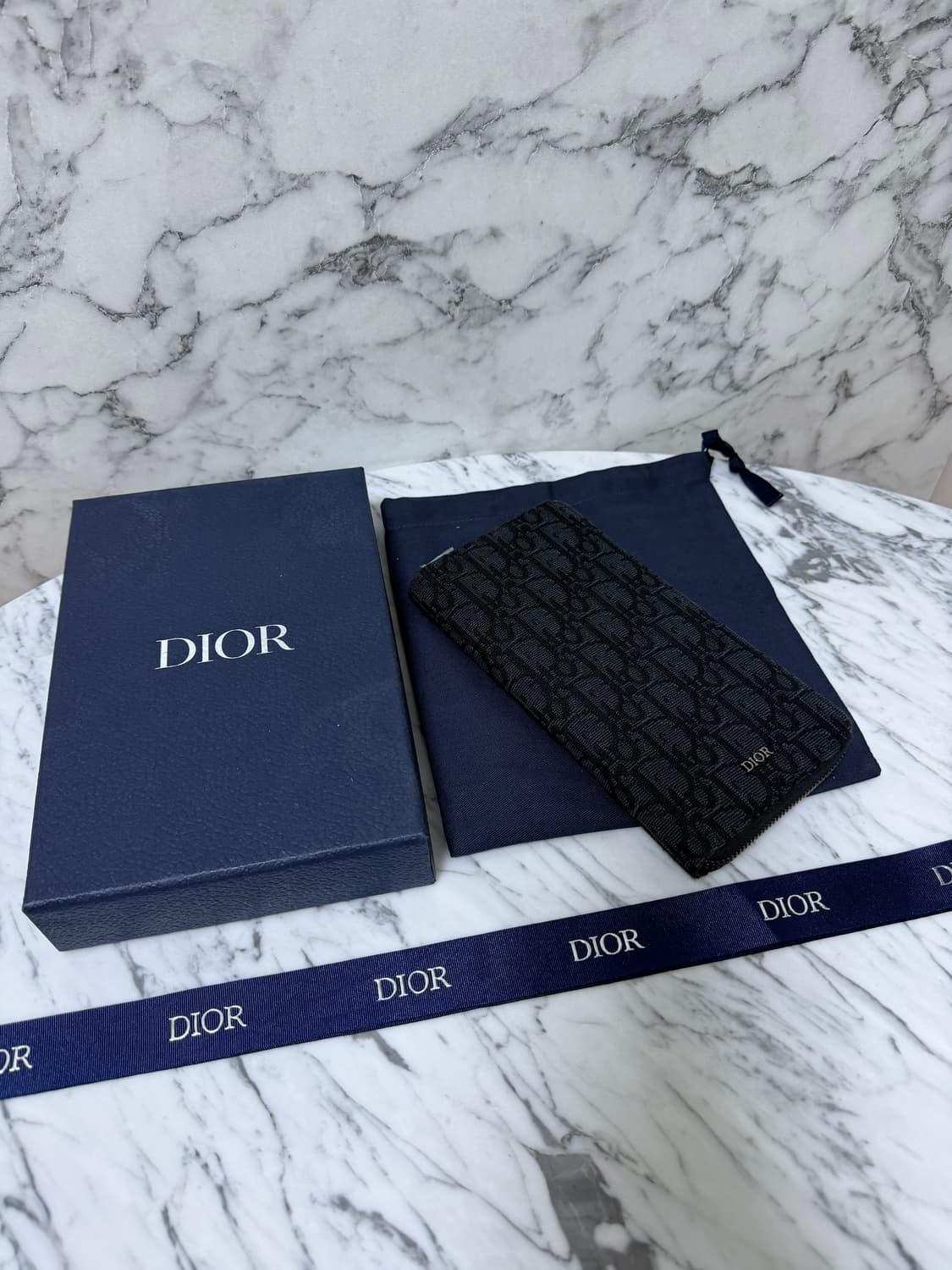 디올 오블리크 지퍼돌이 장지갑 신형
블랙 상품이미지1