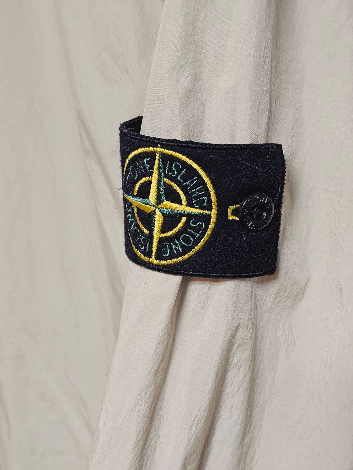 스톤 아일랜드 크링클랩스 R-NY 윈드 레지스턴트 안티 드롭 후드 자켓 상품이미지3