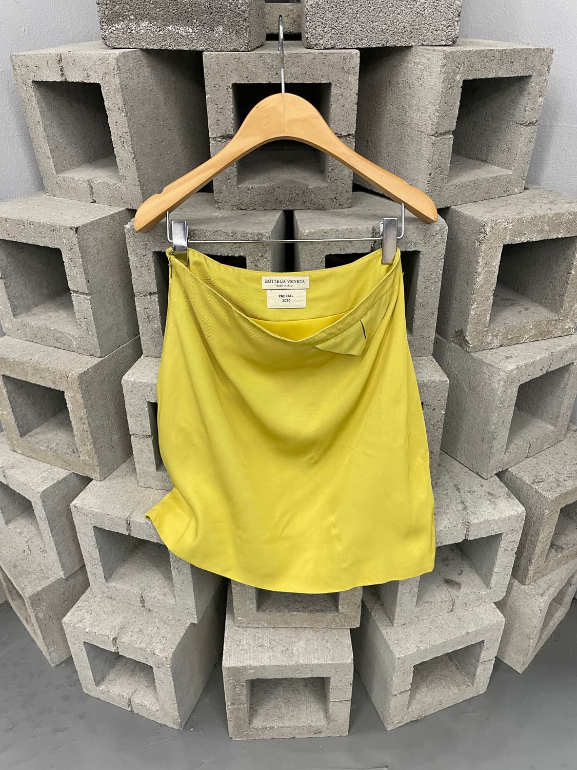 보테가 베네타 미니 스커트 언발란스 플랩 디테일 H라인 옐로우 상품이미지1