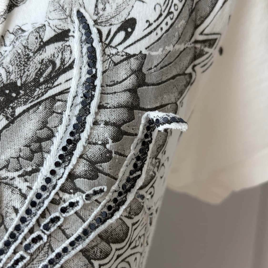 버커루 나비 자수 큐빅 반발티 상품이미지4