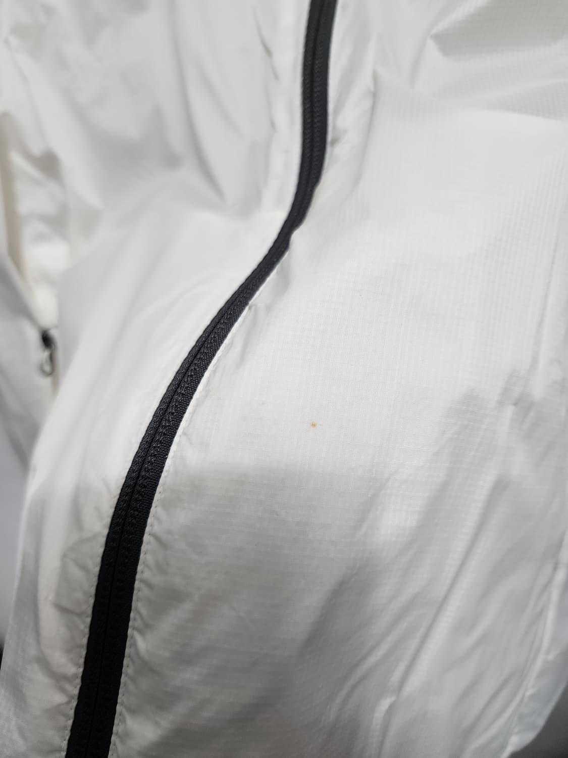 몽벨 화이트 바람막이 자켓 XXL 상품이미지2