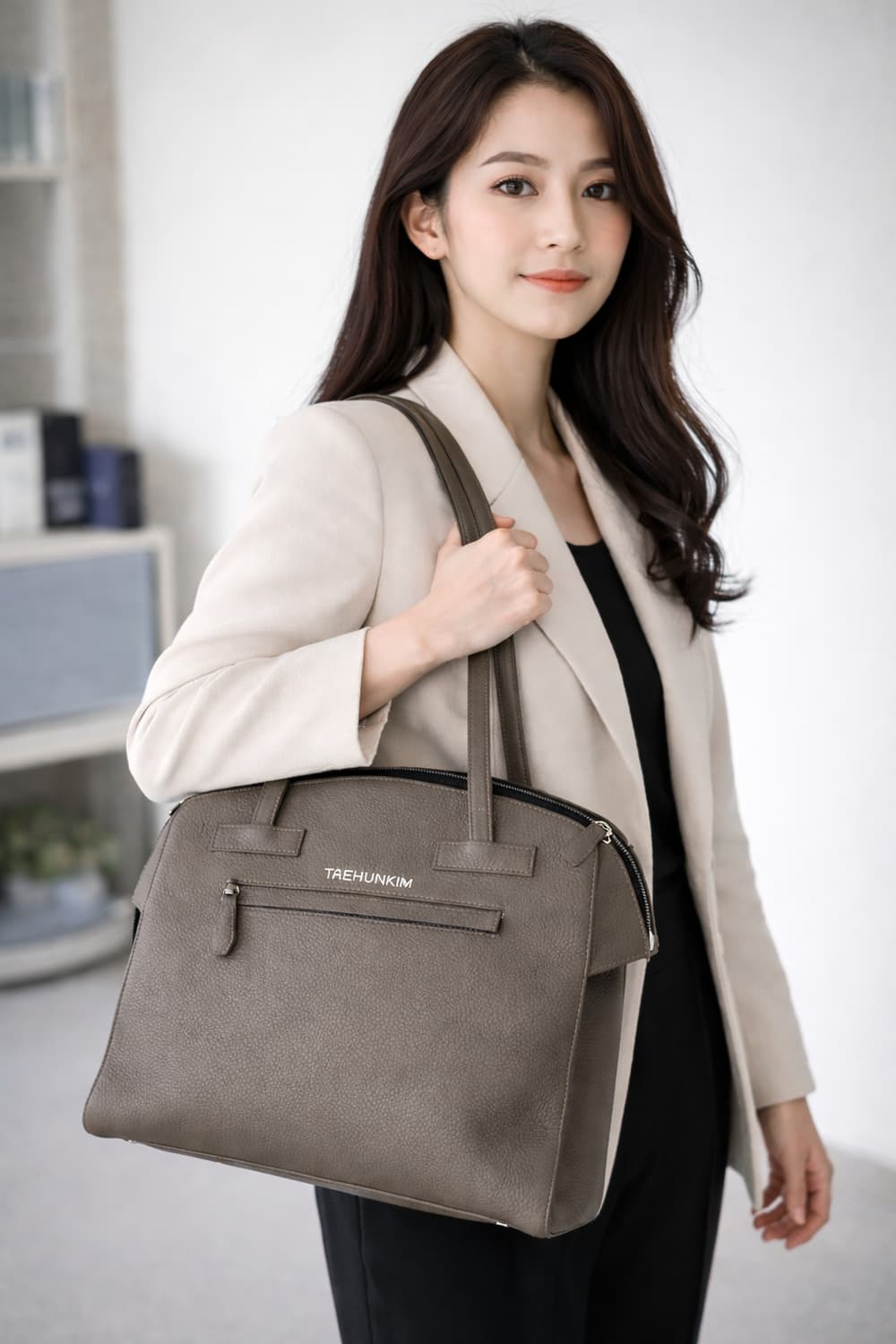 [새상품 현대백화점팝업진행] TAEHUNKIM 그레인 레더 토트 / 토프 상품이미지1