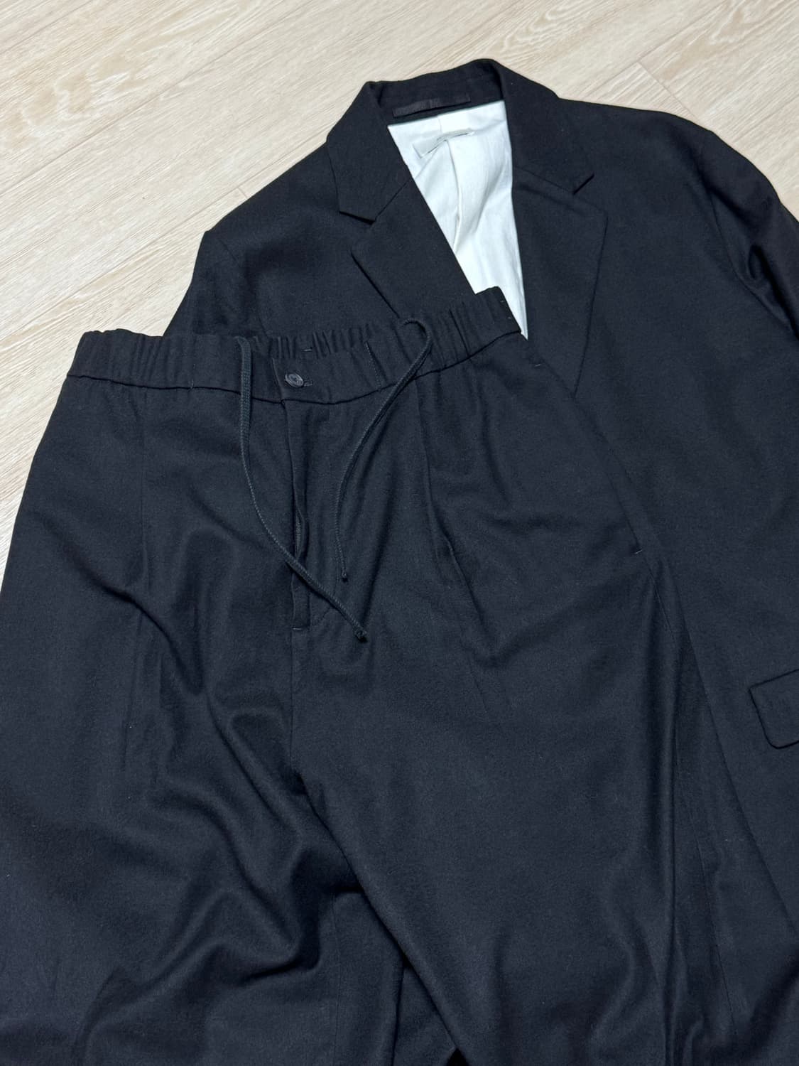 에이톤 슈링크 플란넬 블랙 울 셋업(자켓, 팬츠) 상품이미지3