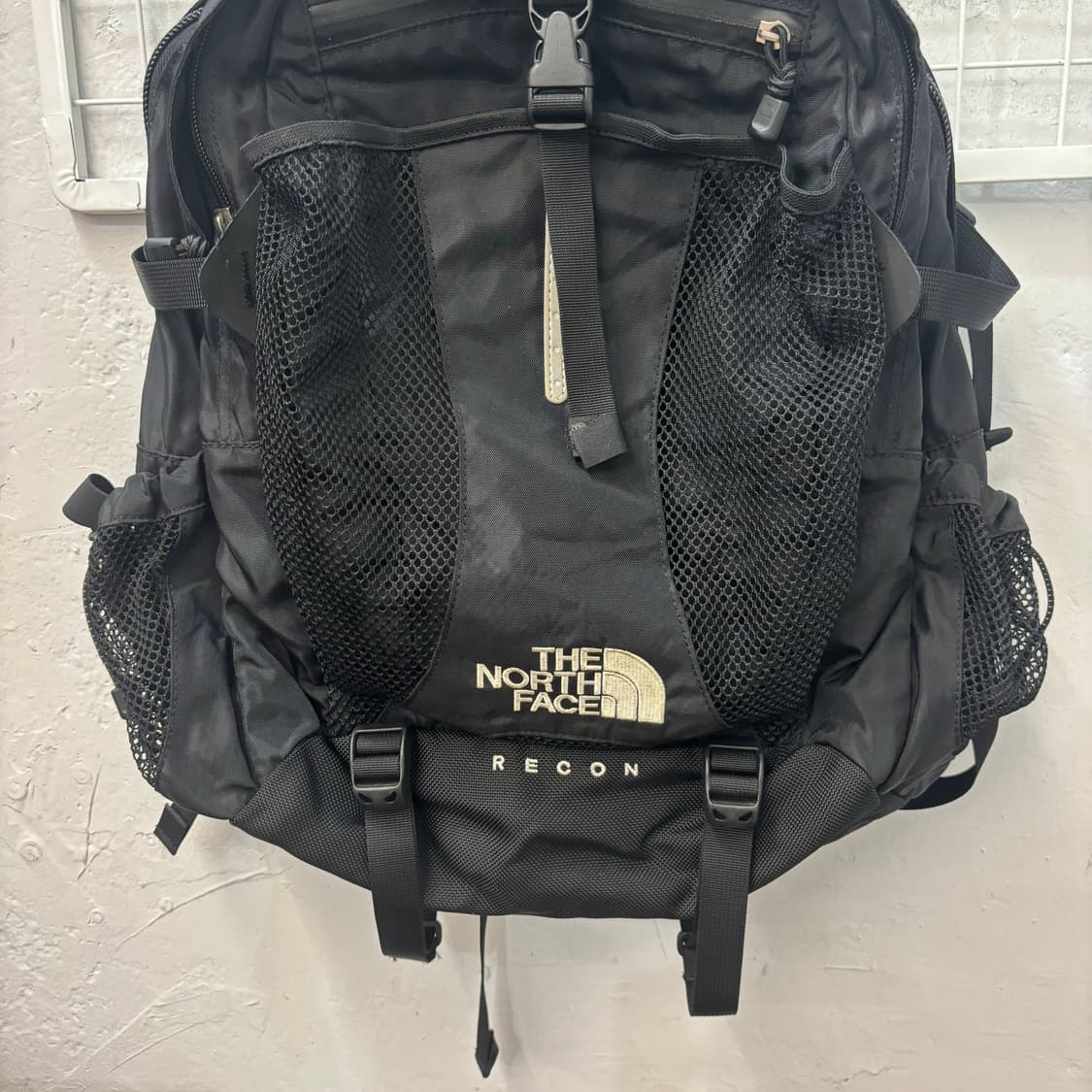 노스페이스 레콘 30L 블랙 백팩 OS 상품이미지4