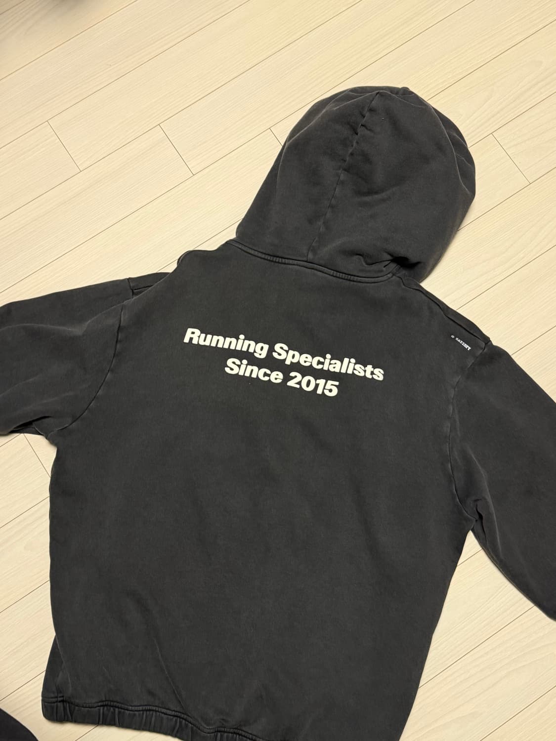 새티스파이 후드 백로고버전 상품이미지1