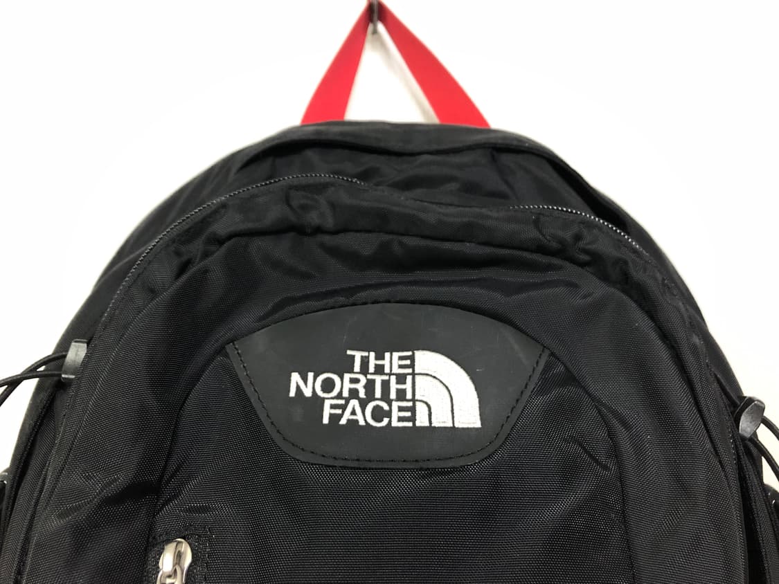 노스페이스 미니핫샷 백팩 등산백팩 22L  _ 블랙레드 (레인커버O) 상품이미지2