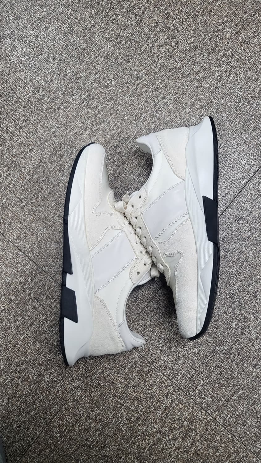 톰포드 자가 스니커즈 아이보리 8.5 상품이미지3