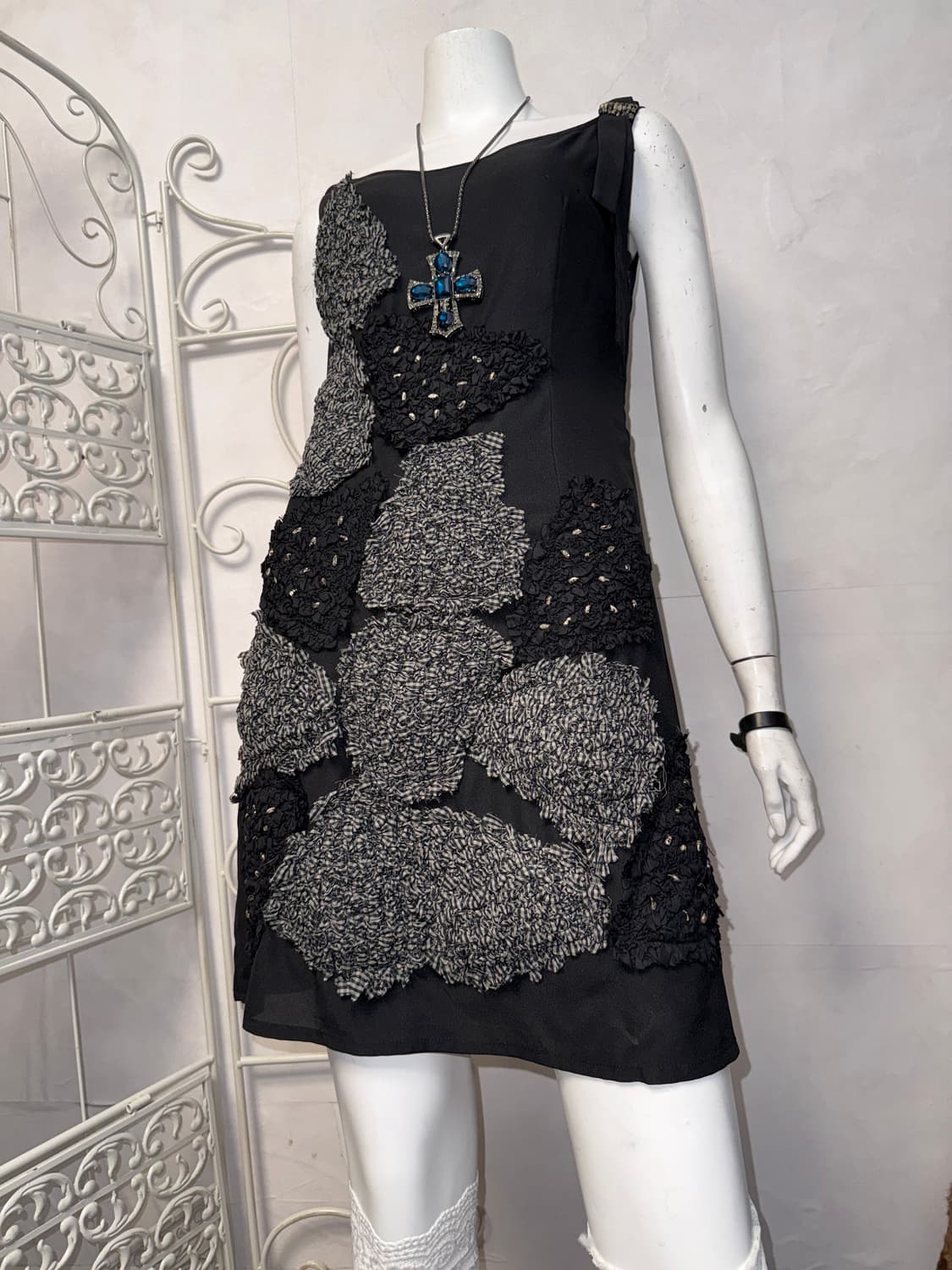 Black pleats flower back slit silk ops 상품이미지7