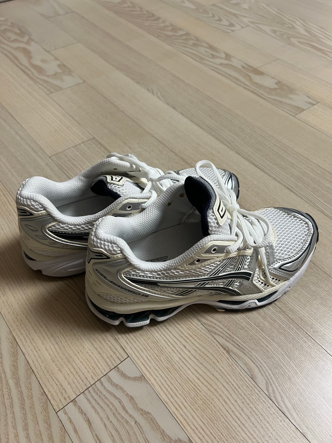 아식스 젤카야노14 230사이즈 상품이미지4