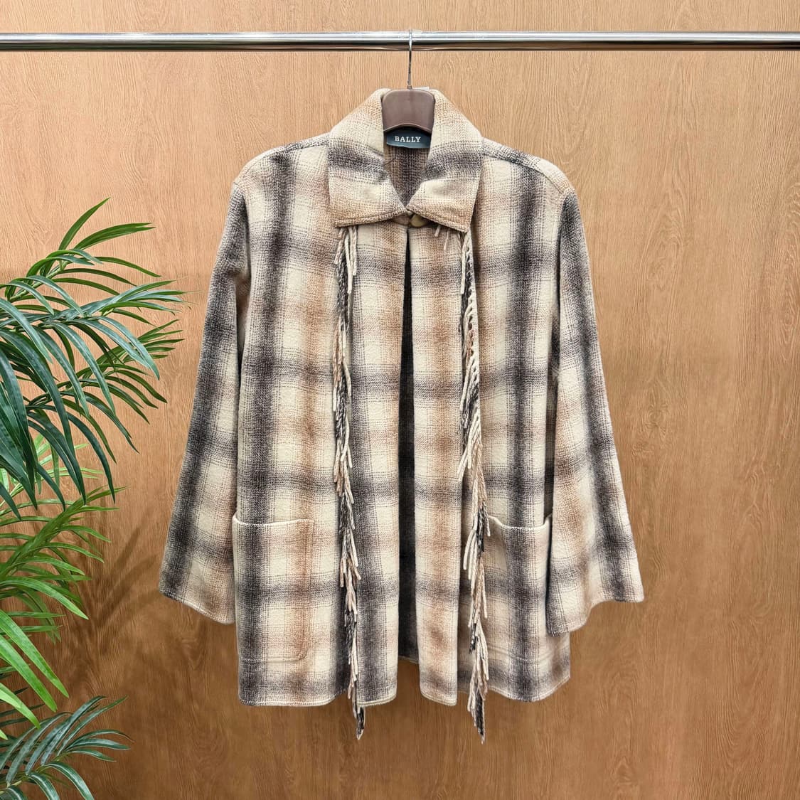 발리 체크 하프 코트 프린지 원 버튼 오픈 디테일 루즈핏 베이지 상품이미지1