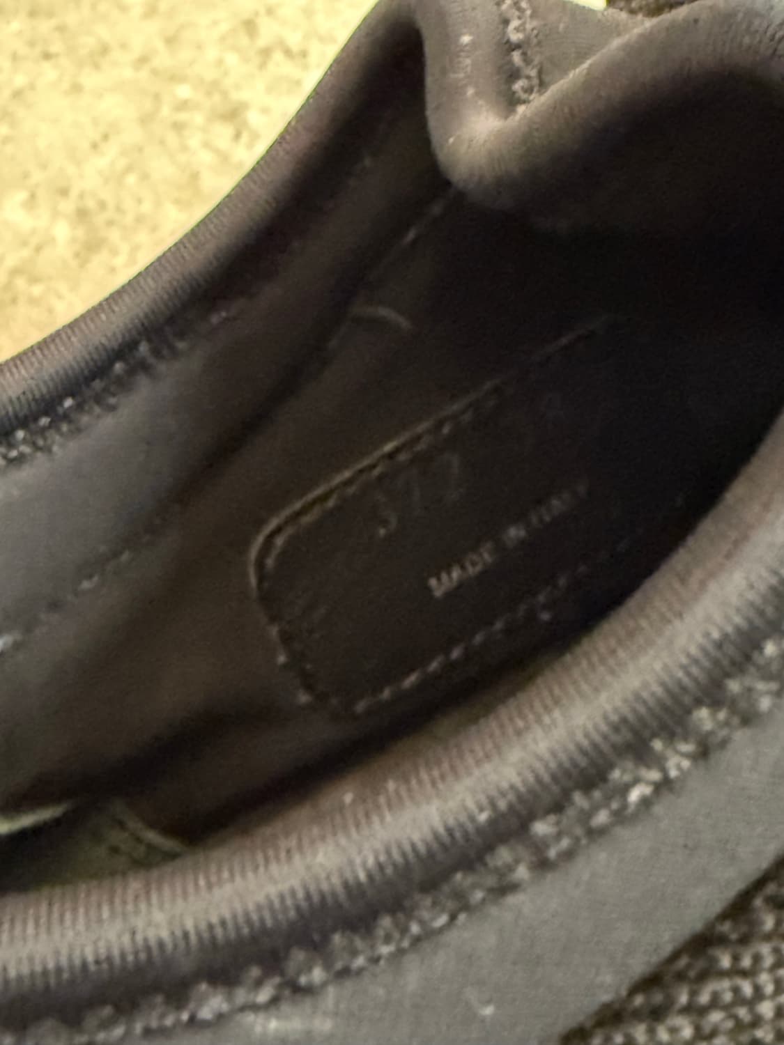 미우미우 로고 테이프 스트레치 스니커즈 38 상품이미지10