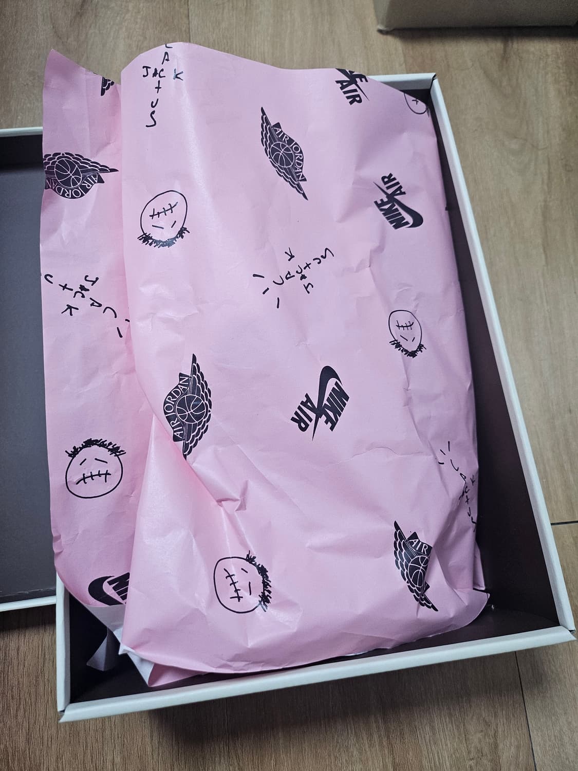 나이키 조던1 트래비스 스캇 벨벳 브라운 260 상품이미지8