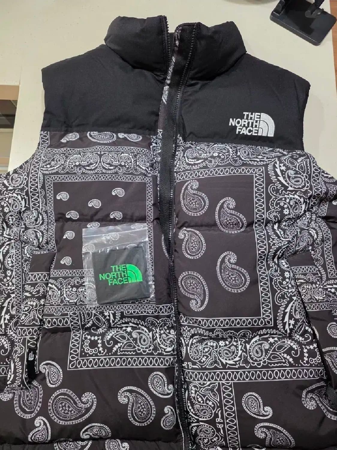 노스페이스 케이스스터디 콜라보 반다나 패딩베스트 상품이미지1