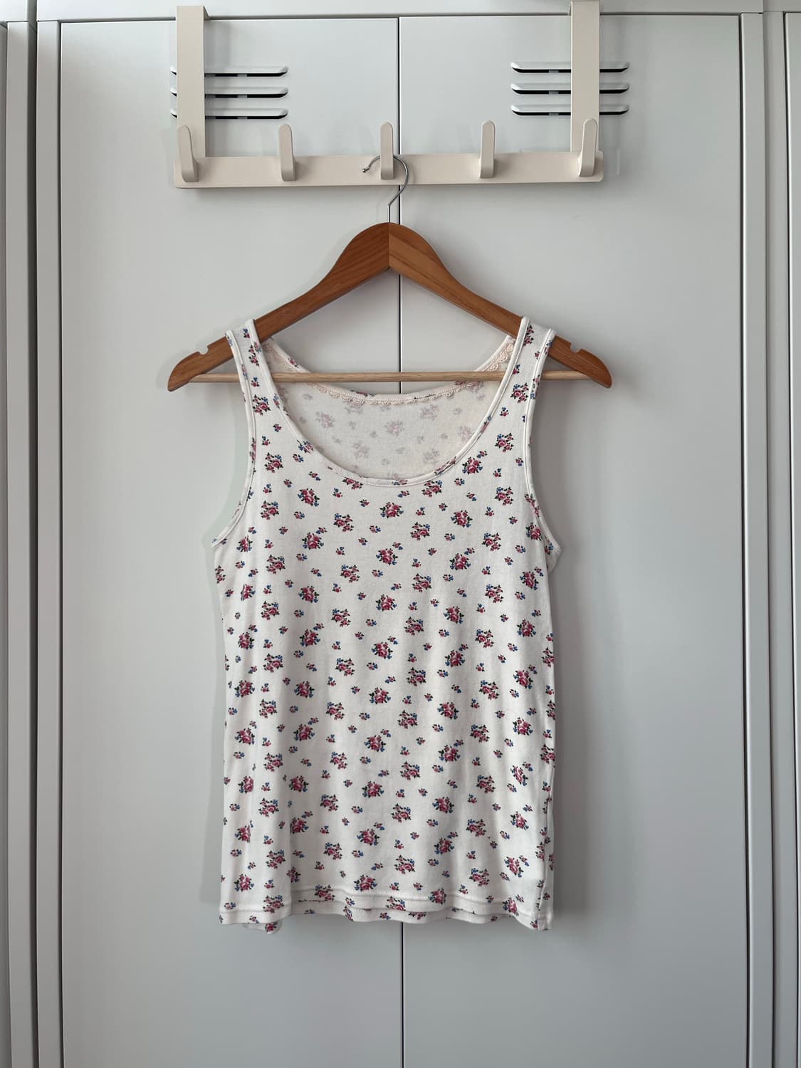 Earth music 잔꽃 패턴 슬리브리스 상품이미지3