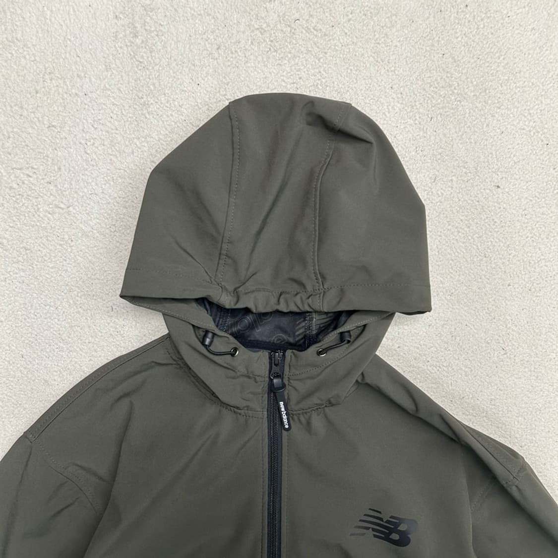 뉴발란스 남성 THE CITY 후디드 우븐 재킷 M 상품이미지4