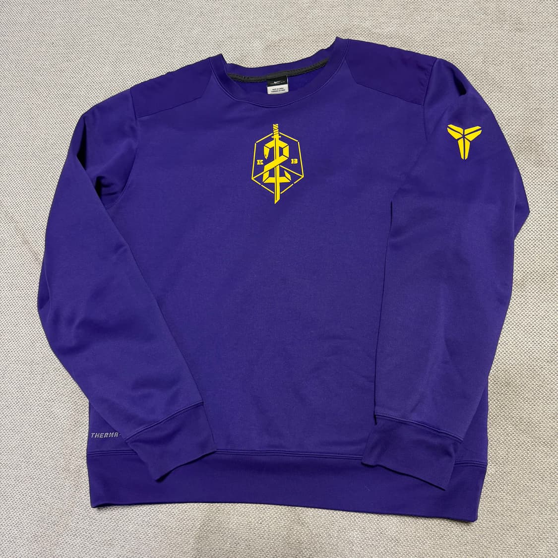 나이키 써마핏 코비 브라이언트 맨투맨 상품이미지1