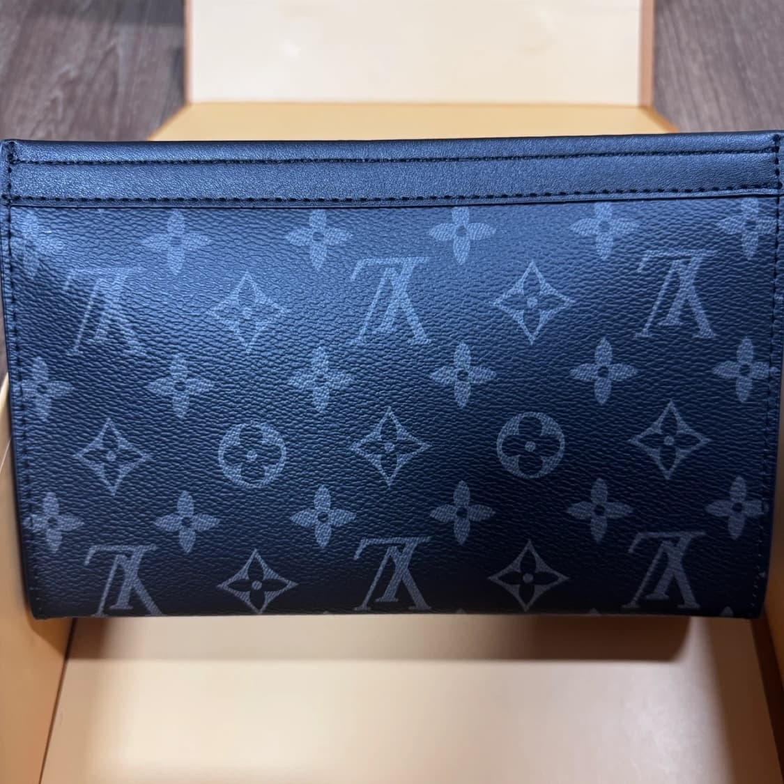 루이비통 가스통 크로스백 상품이미지4