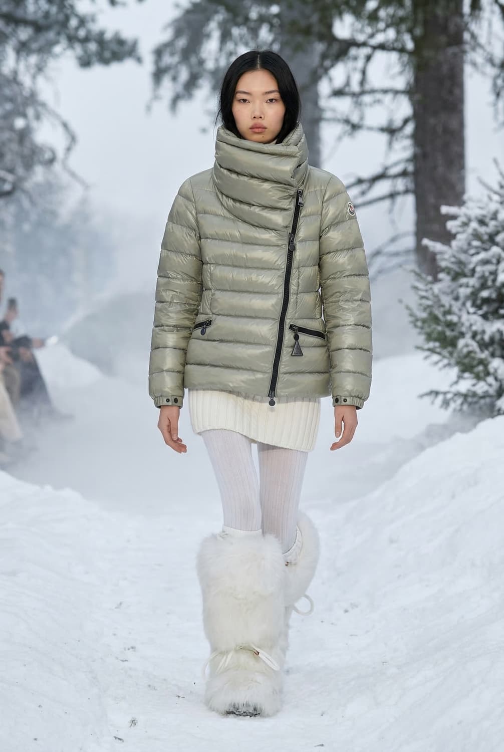0/ 몽클레어 하이넥 구스다운 패딩 상품이미지1