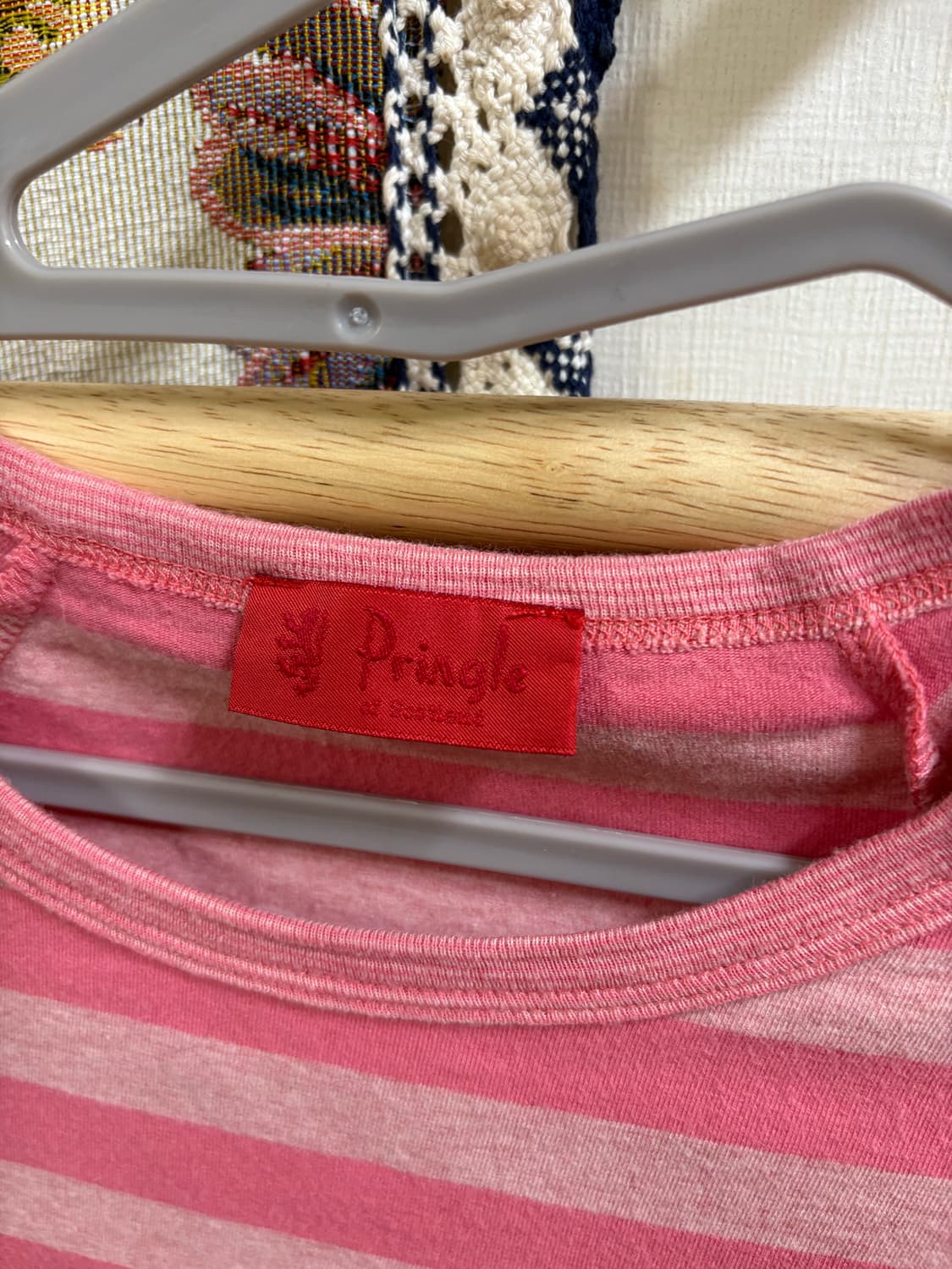 y2k 키치 Pringle 핑크 줄무늬 반팔티 상품이미지3