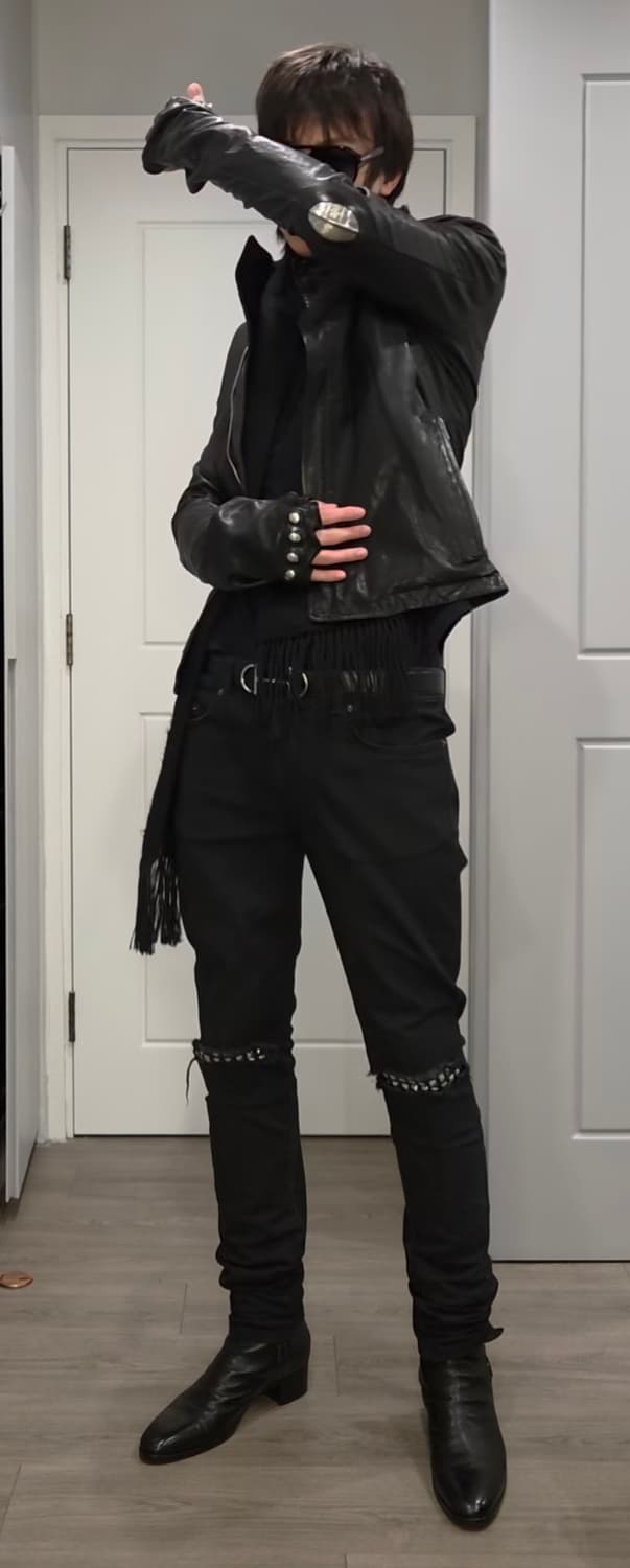 생로랑 무릎 절개 스터드진 구해봅니다 상품이미지1