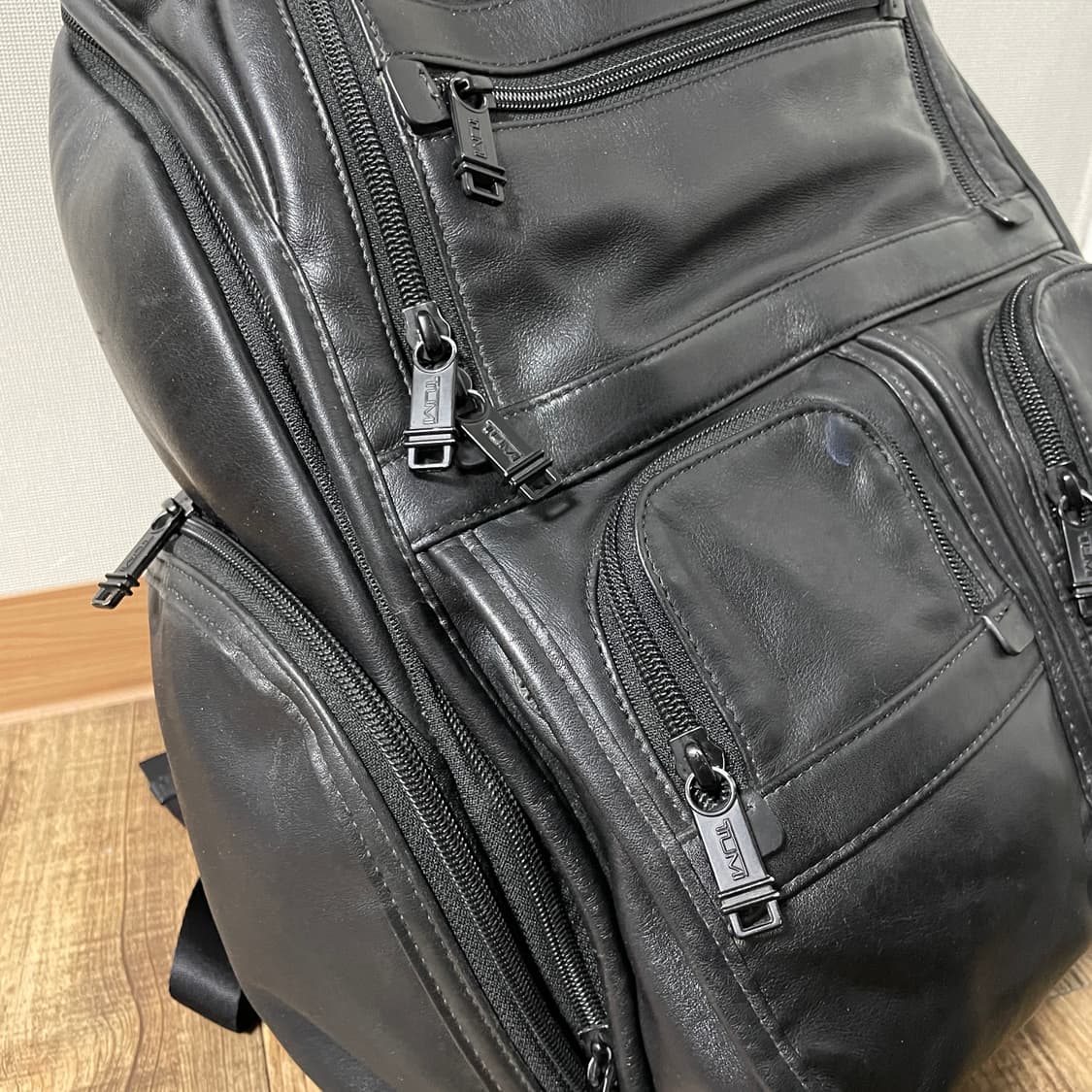 투미 알파 컴팩트 레더백팩 상품이미지10