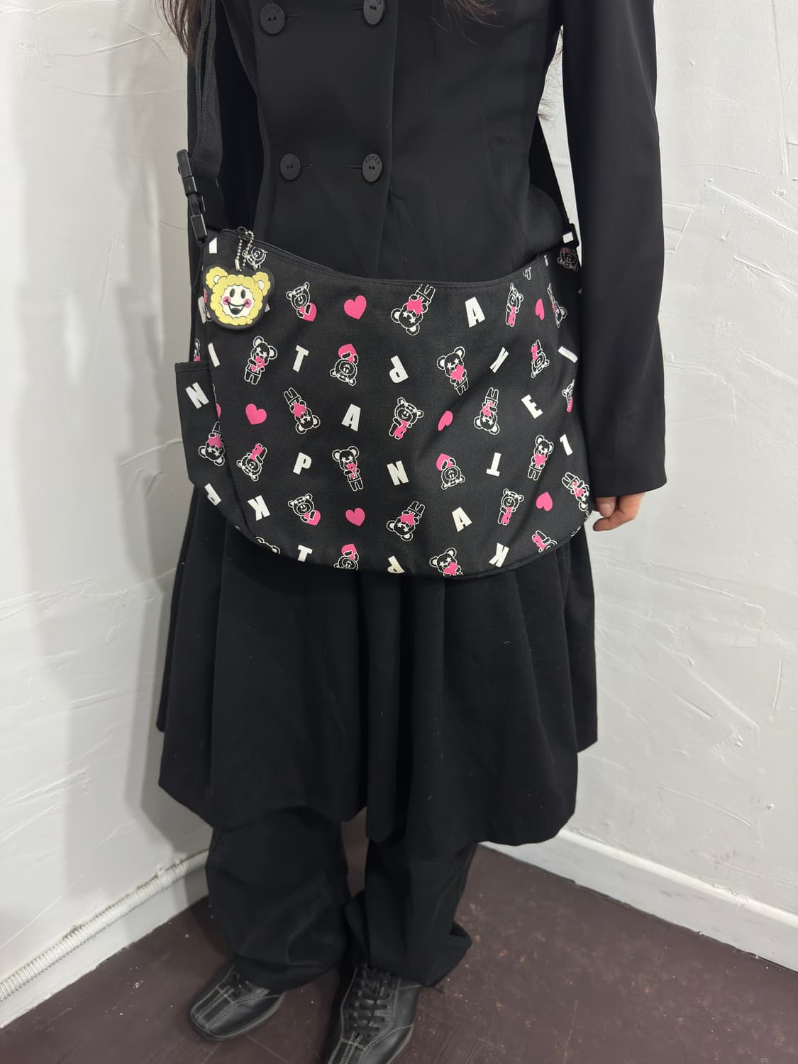 Pinklatte printing crossbag 상품이미지1