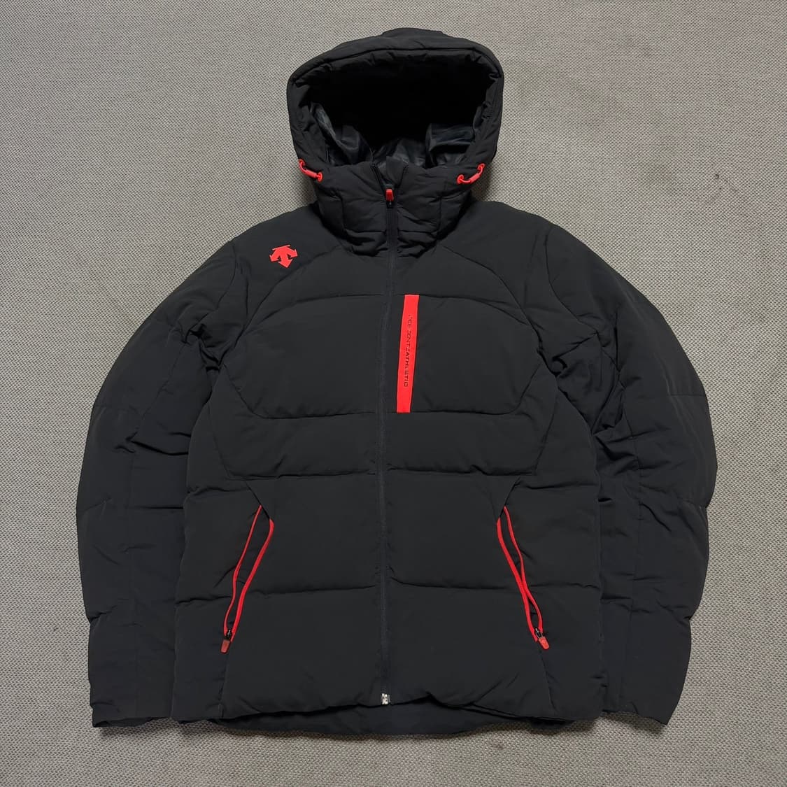 데상트 사이드로고 패딩 자켓 상품이미지1