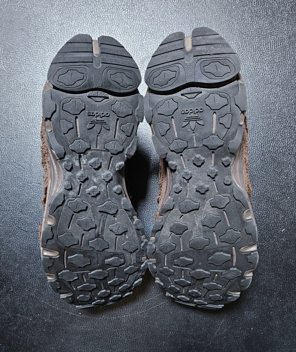 250 아디다스 송포더뮤트 쉐도우터프 다크브라운 상품이미지3