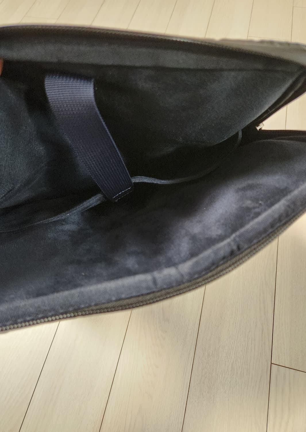 스타벅스 갤럭시북4 패딩 노트북 파우치

한번도 안쓰고 보관만 하고 있어 상품이미지5