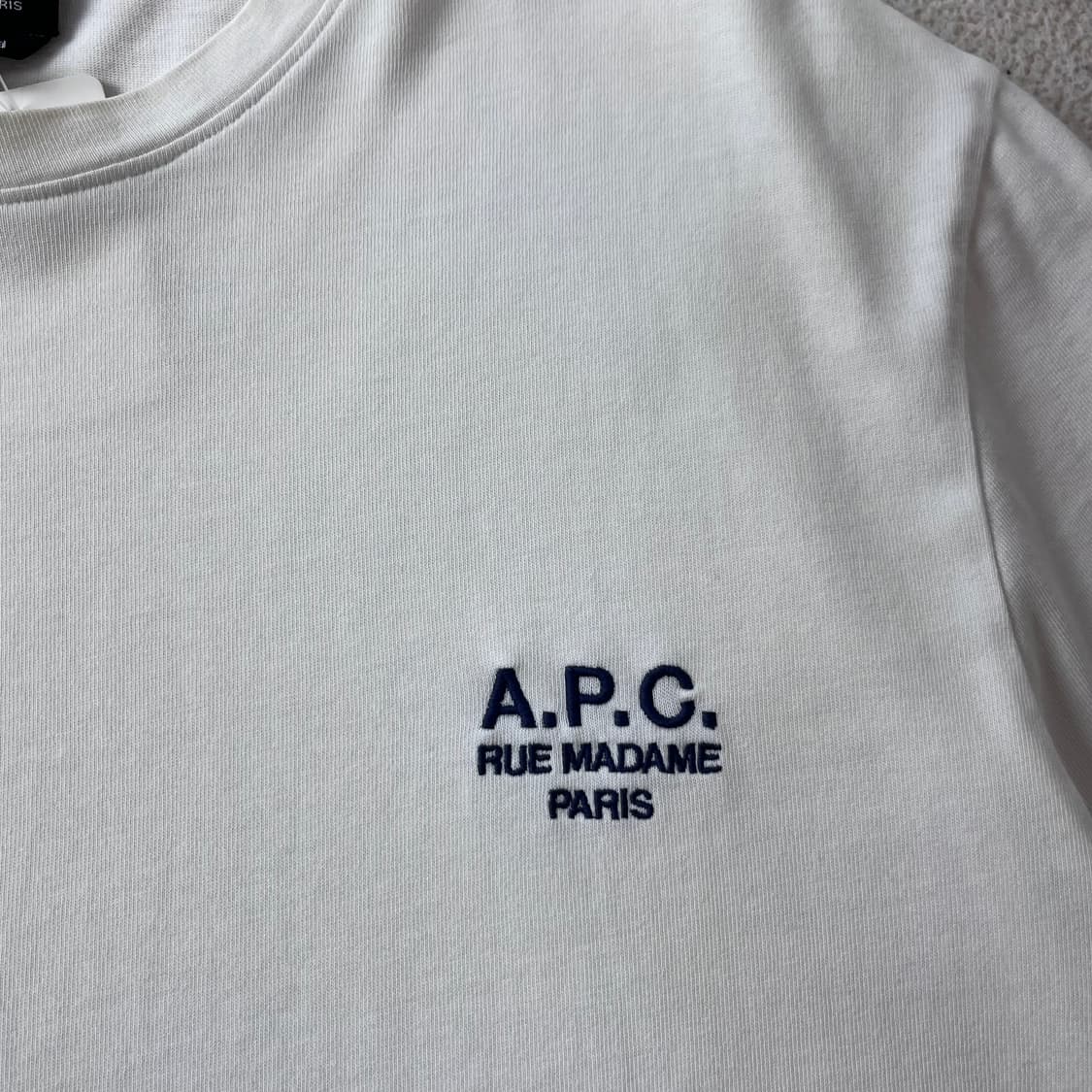 100 APC 아페쎄 스몰로고 반팔 티셔츠 상품이미지2