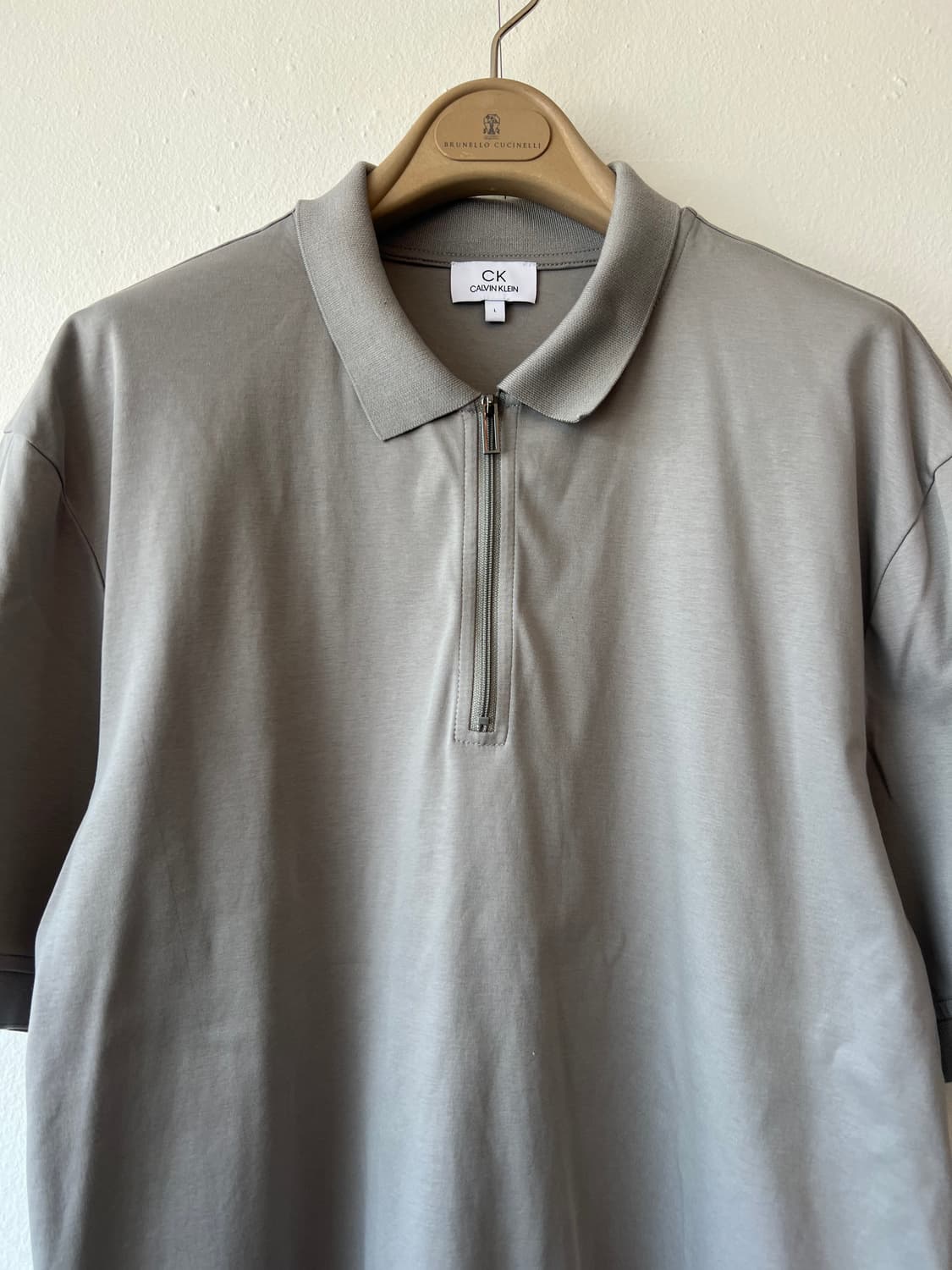 캘빈클라인 남성 그레이 집업카라티셔츠 반팔티셔츠 상품이미지1