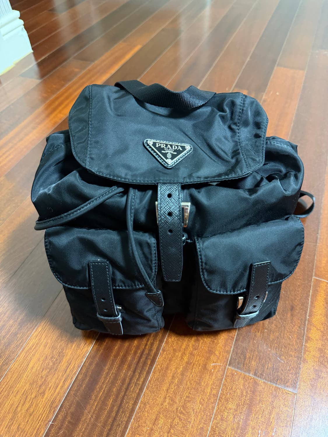 프라다 백팩 판매합니다  상품이미지1