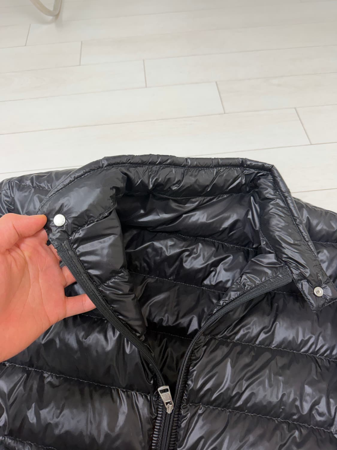 백화점판) 몽클레르 아코루스 3 사이즈  상태 하자 구멍 당연 없이 깔끔 상품이미지4