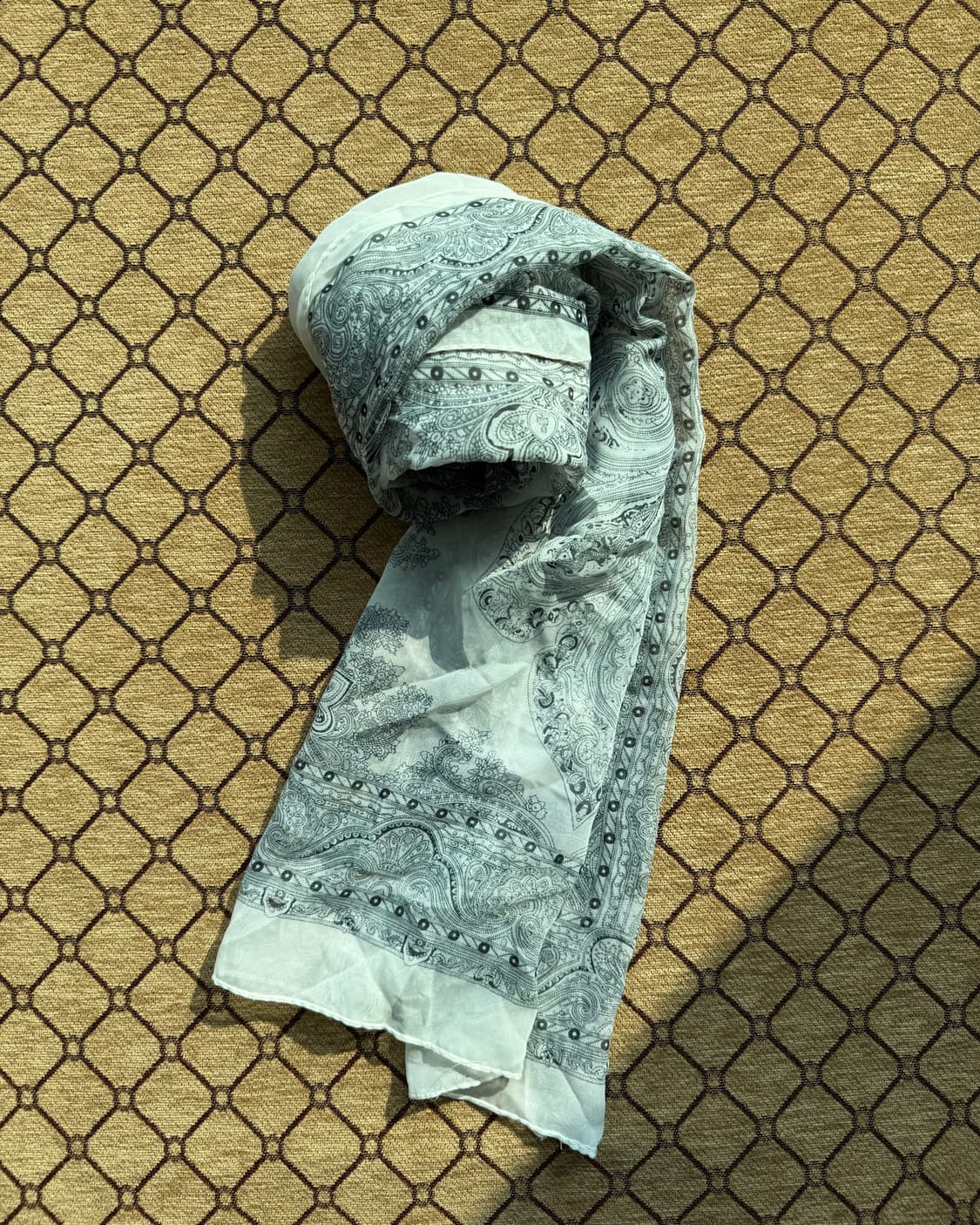 화이트 페이즐리 머플러 상품이미지1