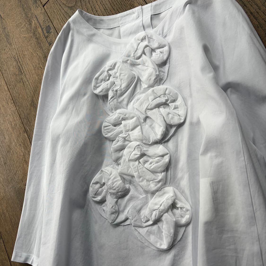 Ruffle Motif Flare Blouse 상품이미지4