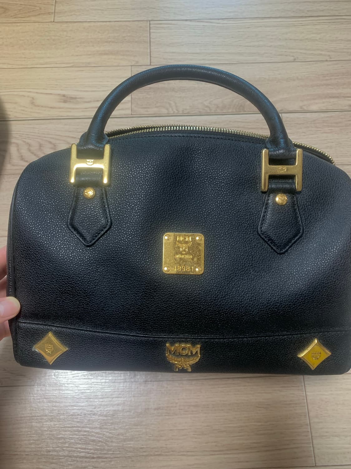MCM 블랙 가죽 보스턴백 새상품 상품이미지1