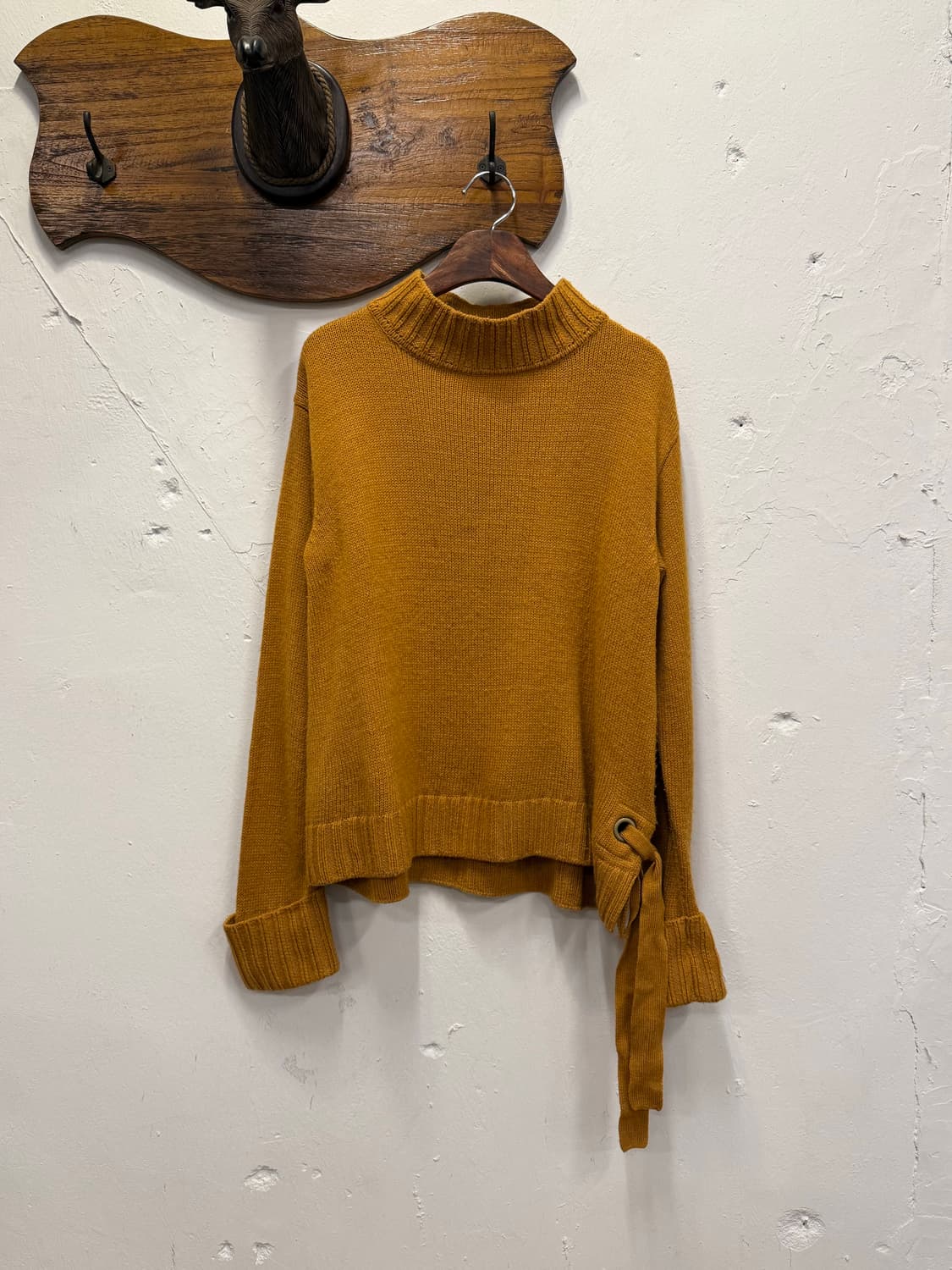 55) BEAMS HEART Side-Tie Knit Sweater 상품이미지1