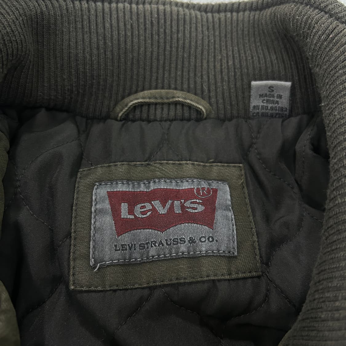 리바이스 퀄팅 카키 자켓  상품이미지2