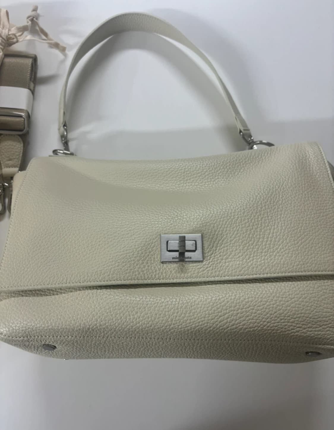 미닛뮤트 페네티백 아이보리 M 상품이미지2