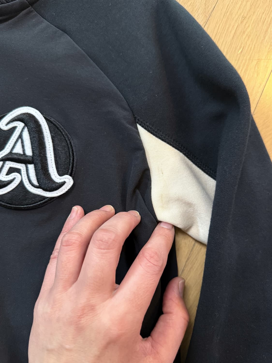 아디다스 키즈 블랙 점퍼 상품이미지3