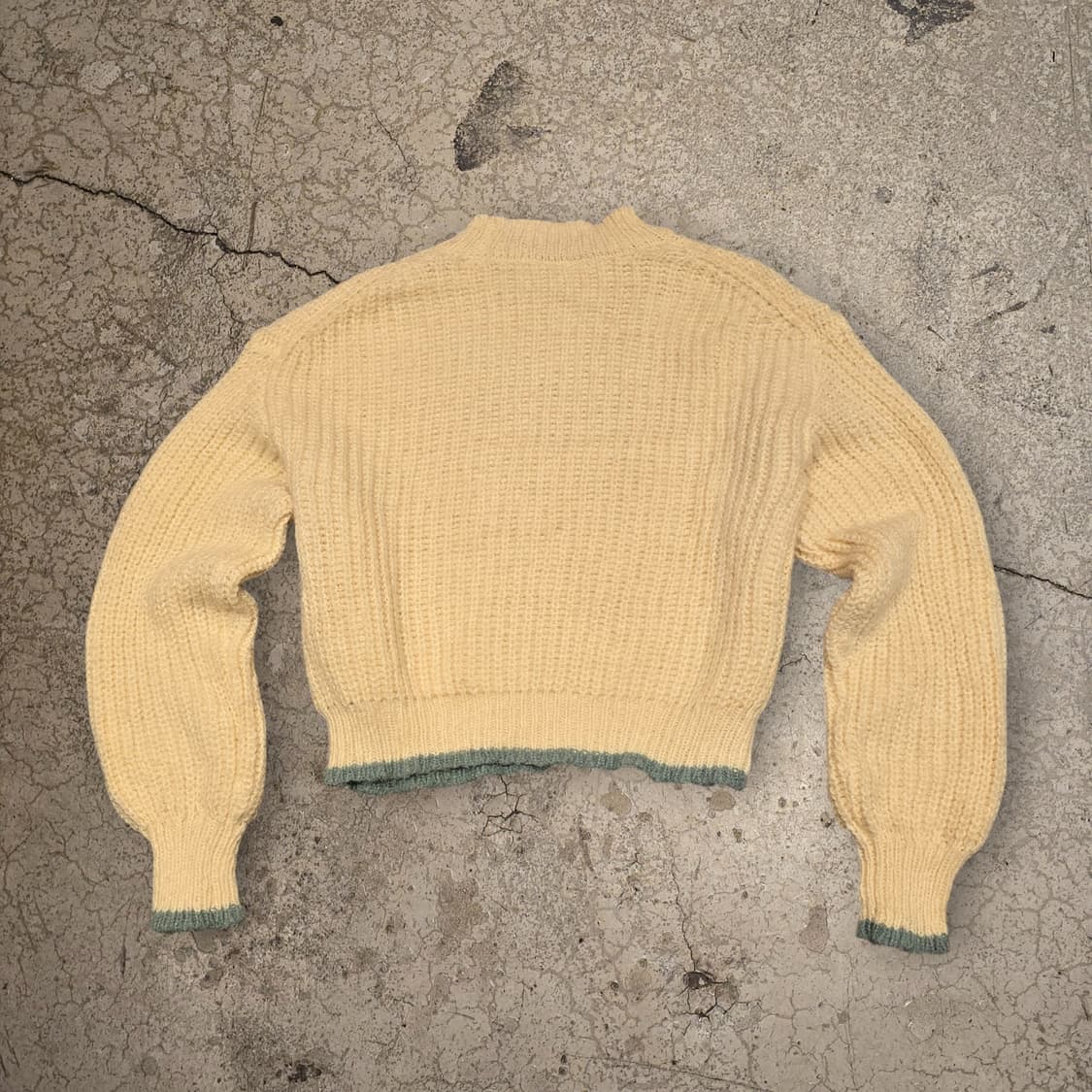 earth music & ecology 크롭 드롭숄더 벌룬 스웨터 상품이미지7