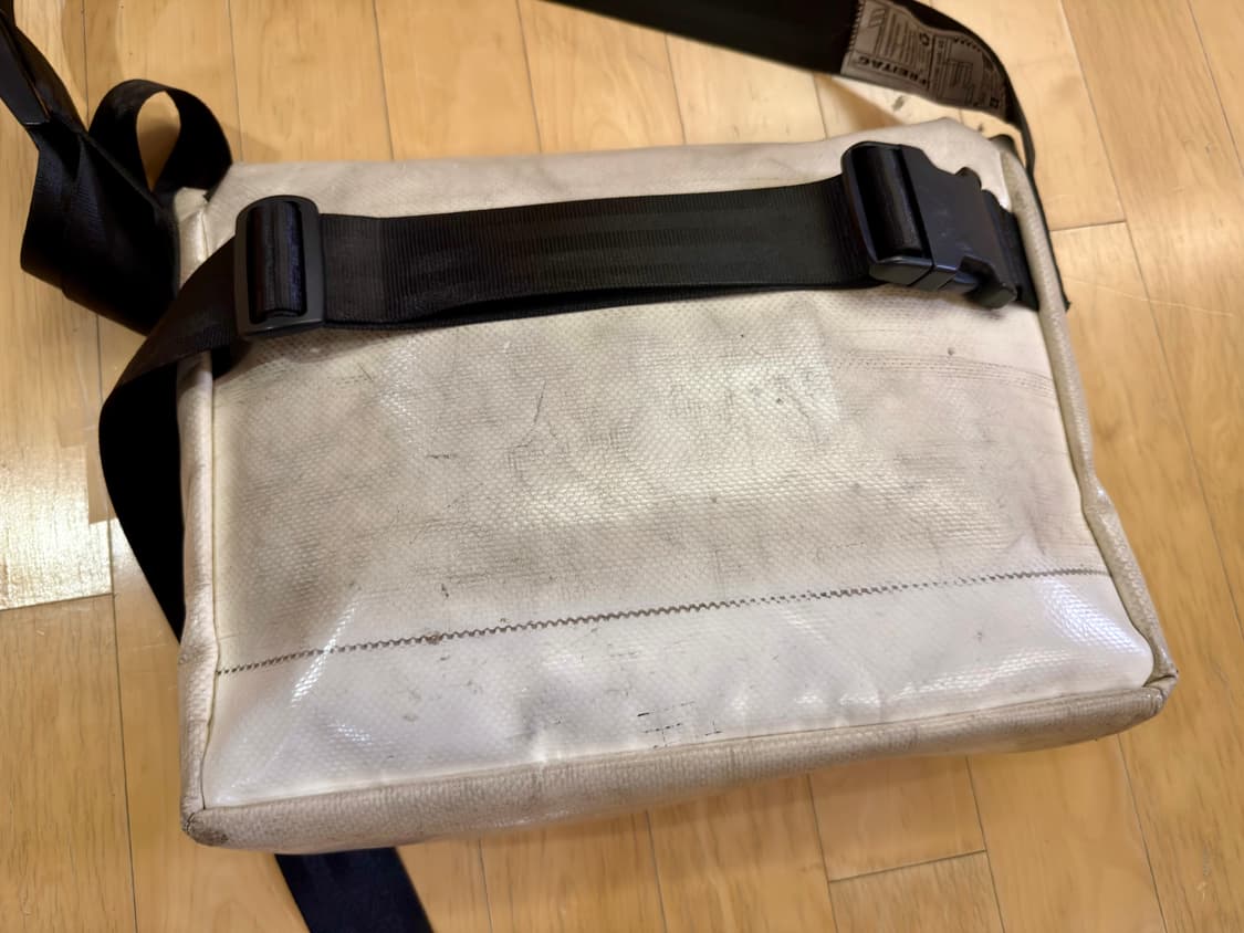 [프라이탁] 덱스터 F14 (화이트/블루) 빈티지 전투용 메신저백 상품이미지4