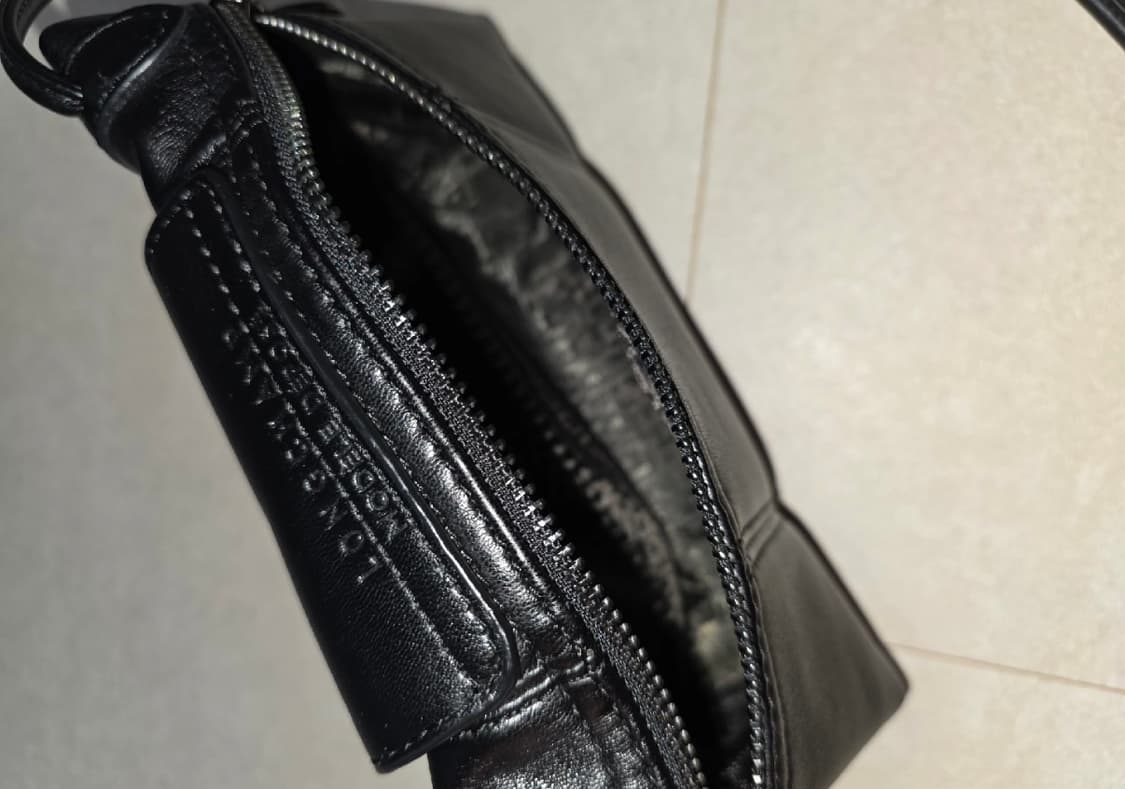 롱샴 양가죽 크로스백  상품이미지4