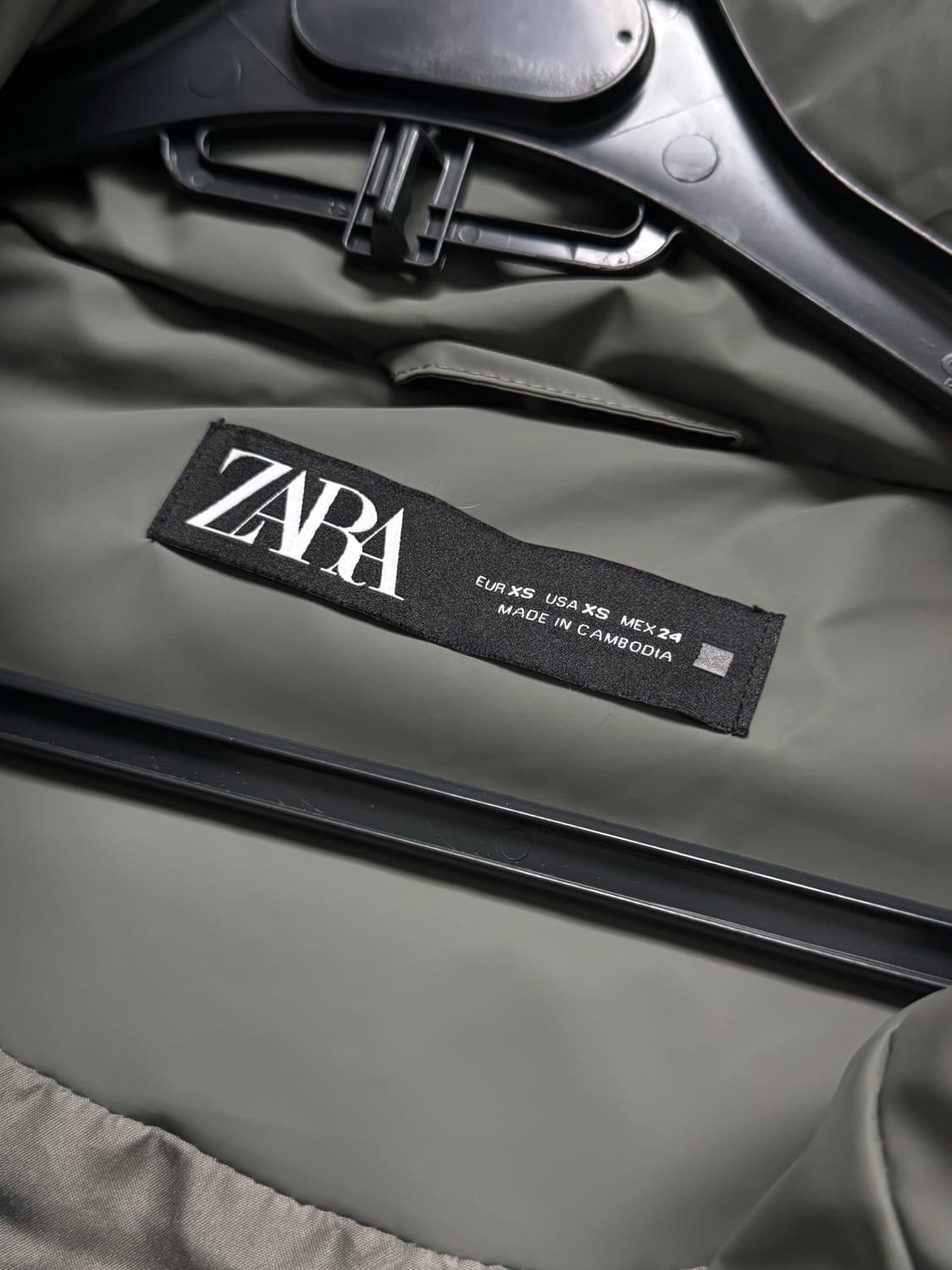 자라 패딩조끼 카키 상품이미지5