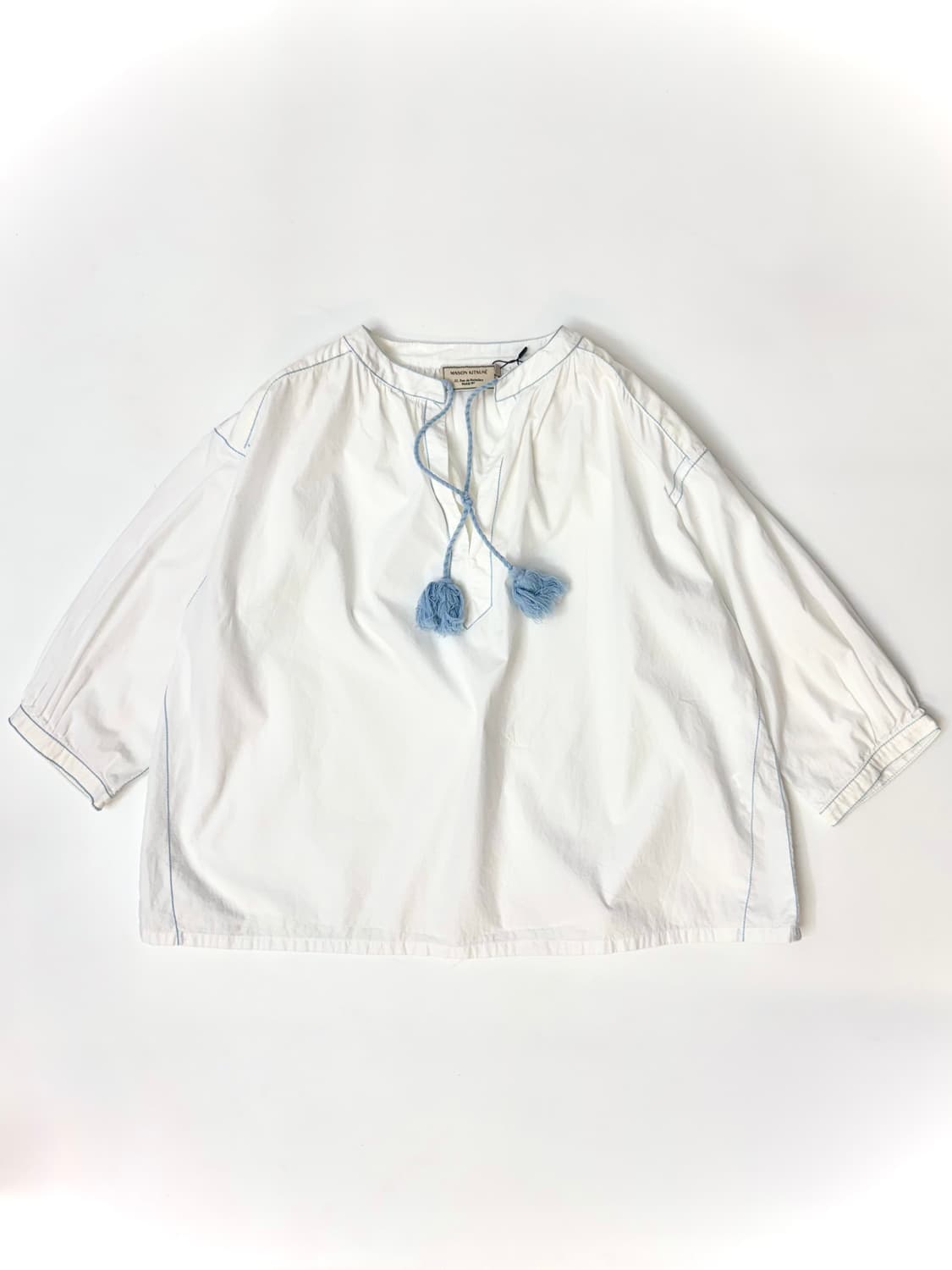 Maison kitsune 메종키츠네 화이트컬러 테슬디테일 블라우스 상품이미지1